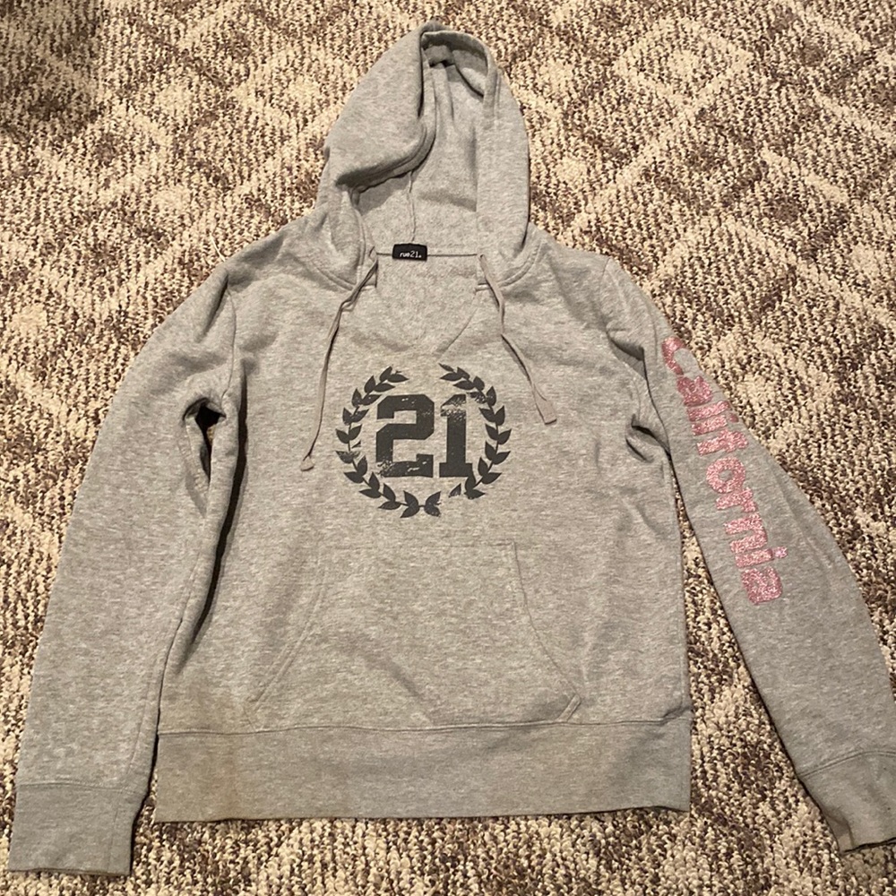 Women’s/girls room 21 gray hoodie